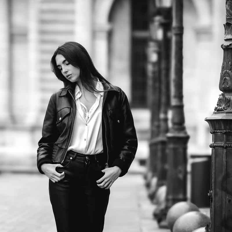 photo shoot on the streets of Paris