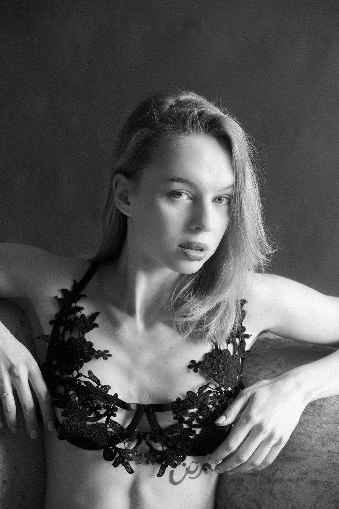 Olivia Miller photo shoot