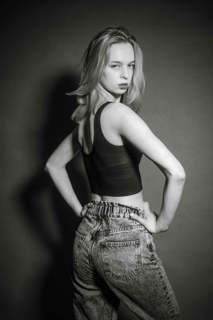 Olivia Miller photo shoot